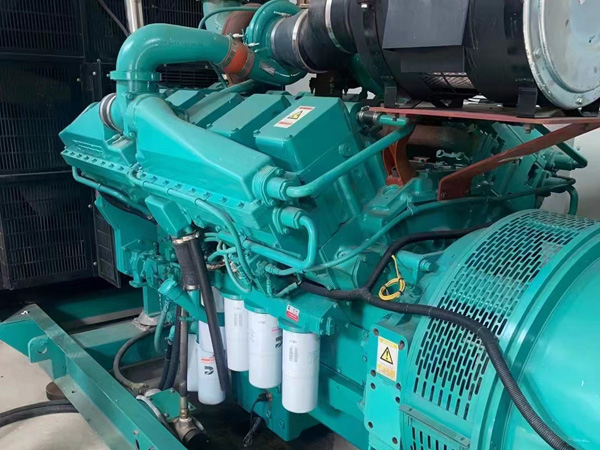 皮山更换100kW柴油发电机组机油时，需要注意哪些事项？